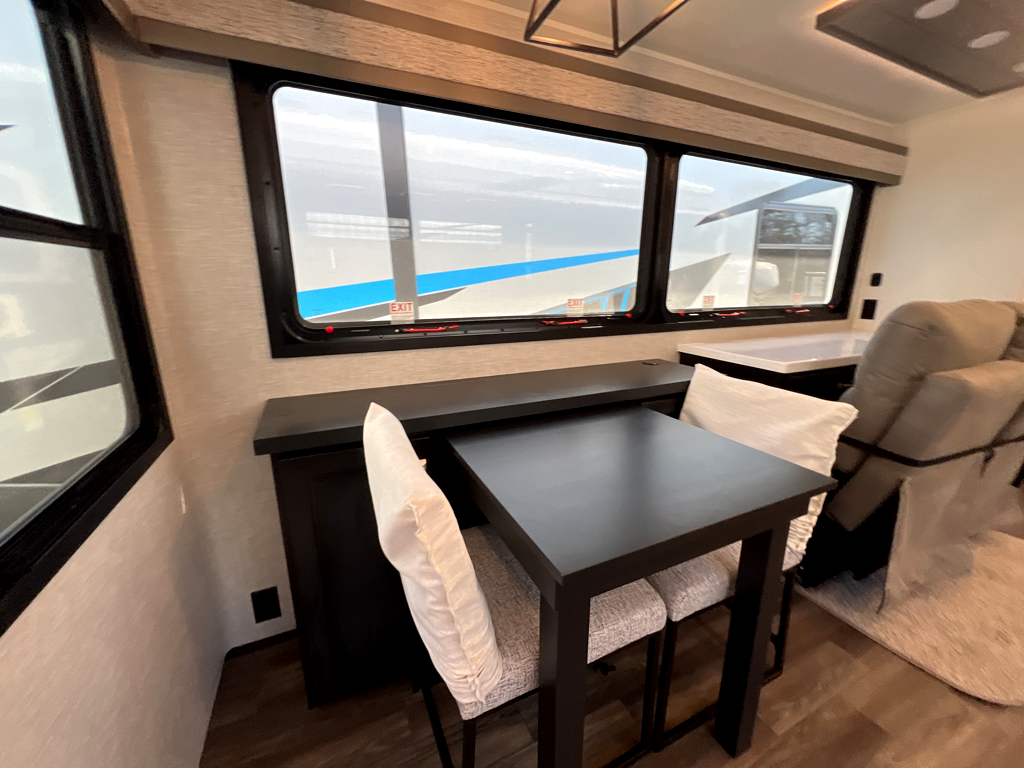 2025 JAYCO NORTH POINT 365RKTS - Image 7