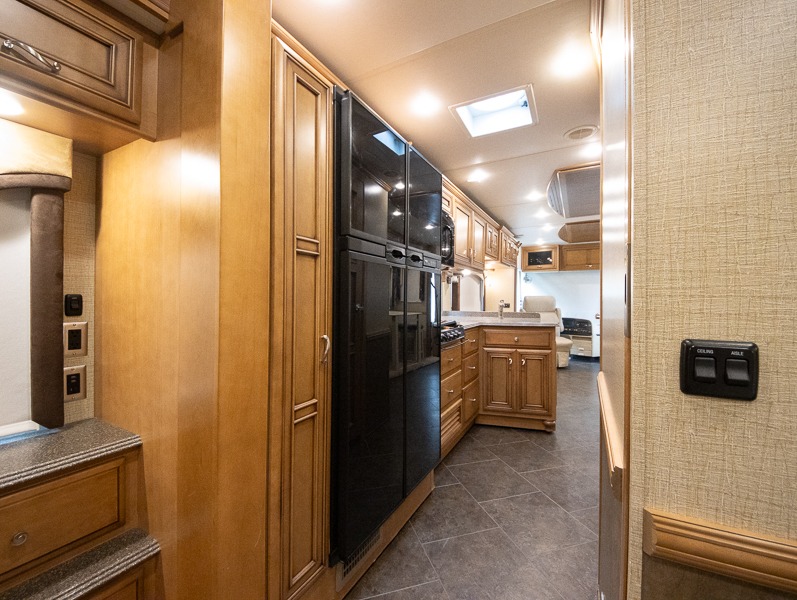 2015 Newmar Ventana 3436 - Image 18