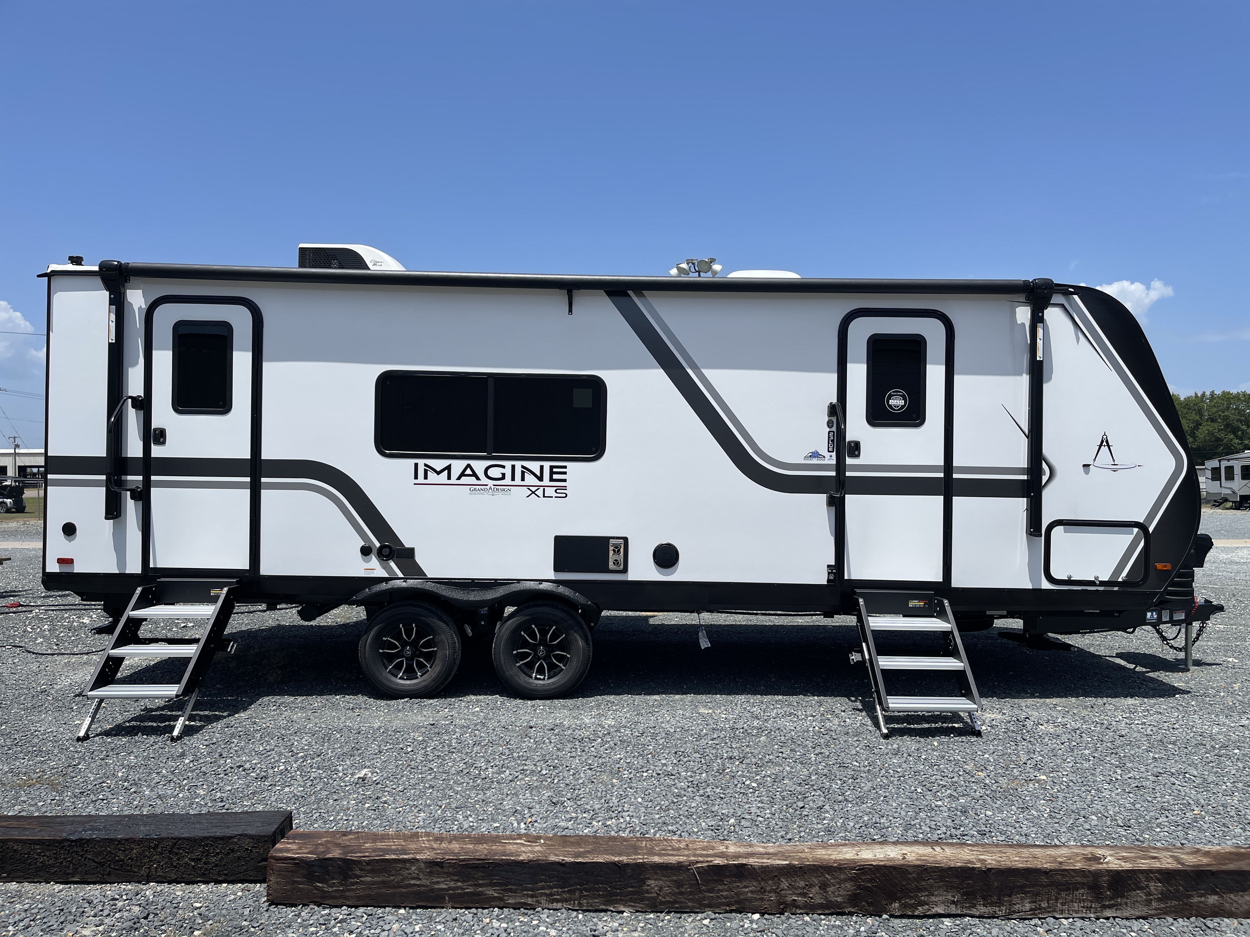 2027 Grand Design Imagine XLS 23LDE - Image 8