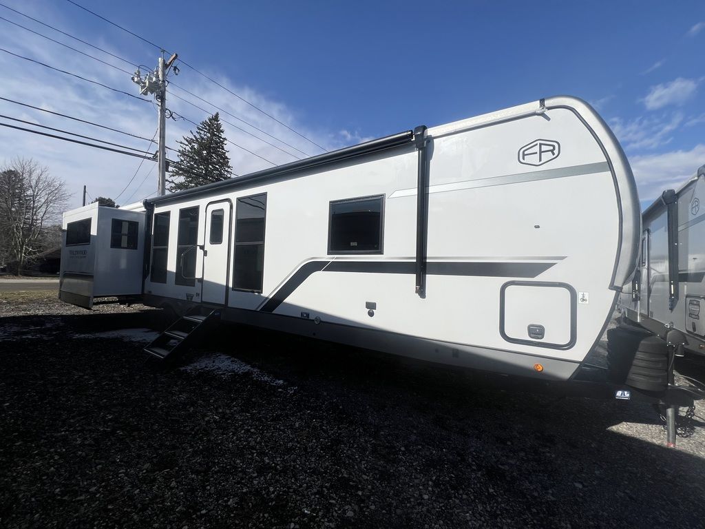 2026 Wildwood WBT323RLI - Image 1