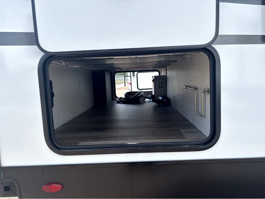2026 VENTURE RV SPORTTREK 251VFK - Image 9