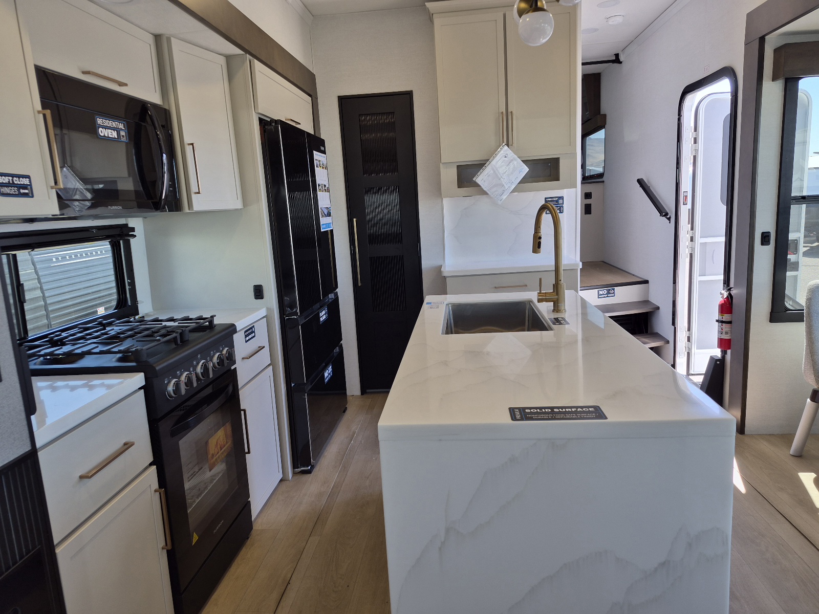 2027 Alliance RV Paradigm 310RL - Image 6