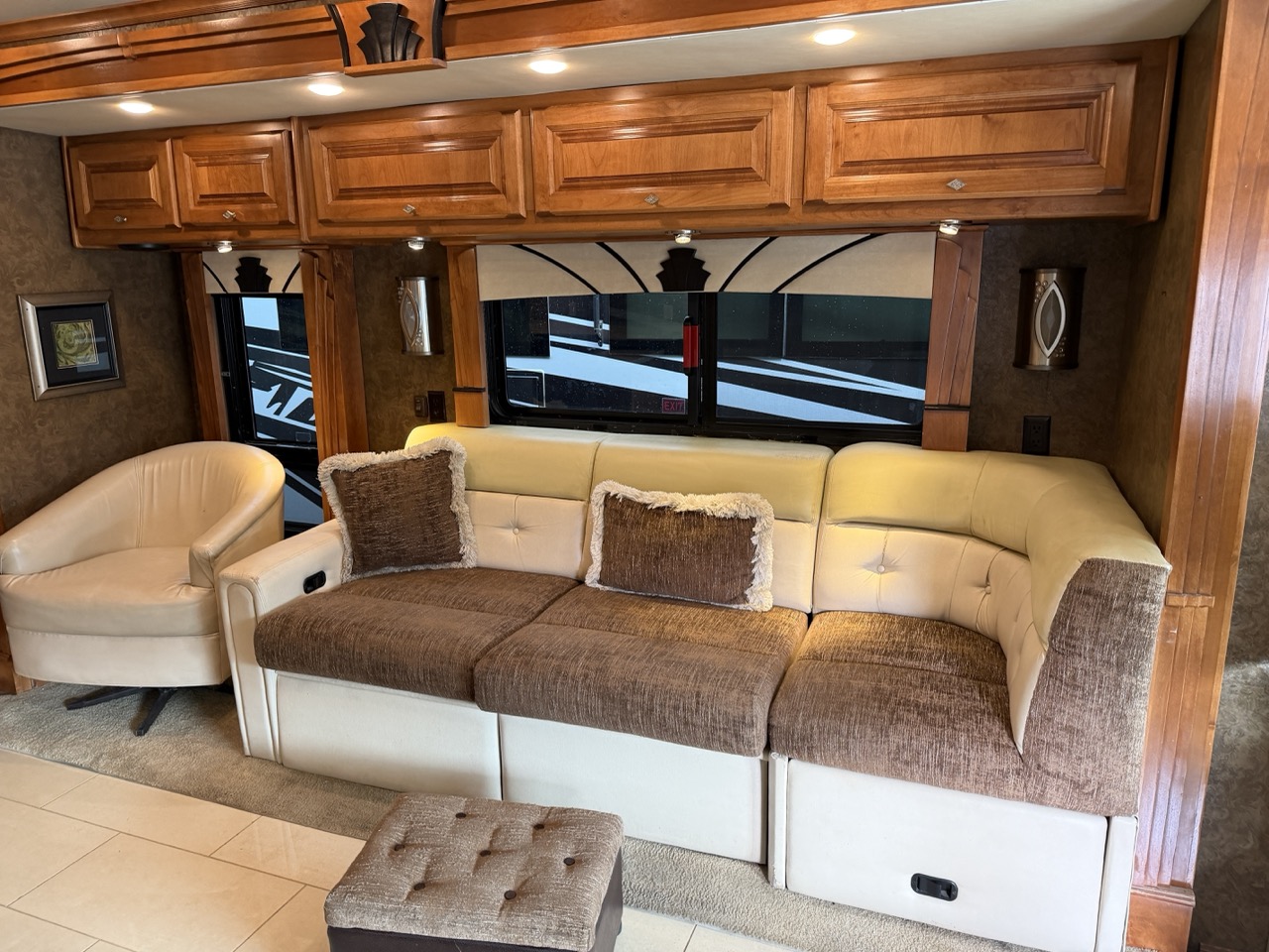 2015 Tiffin Phaeton 40 AH - Image 6