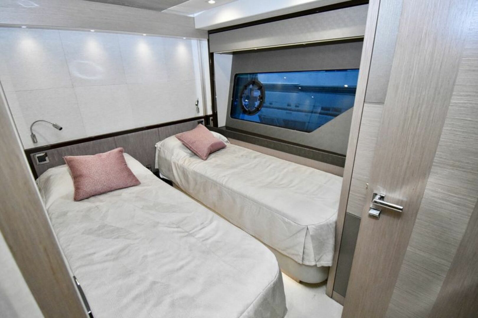 2018 Sunseeker Yacht - Image 9