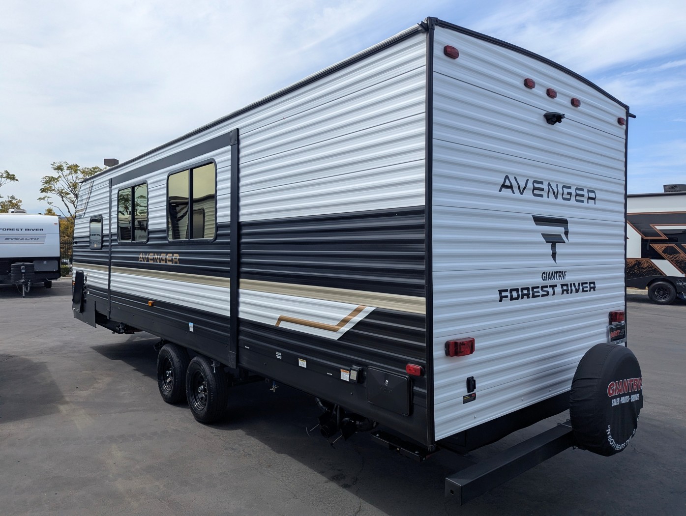 2027 Forest River Avenger 26DBS - Image 6