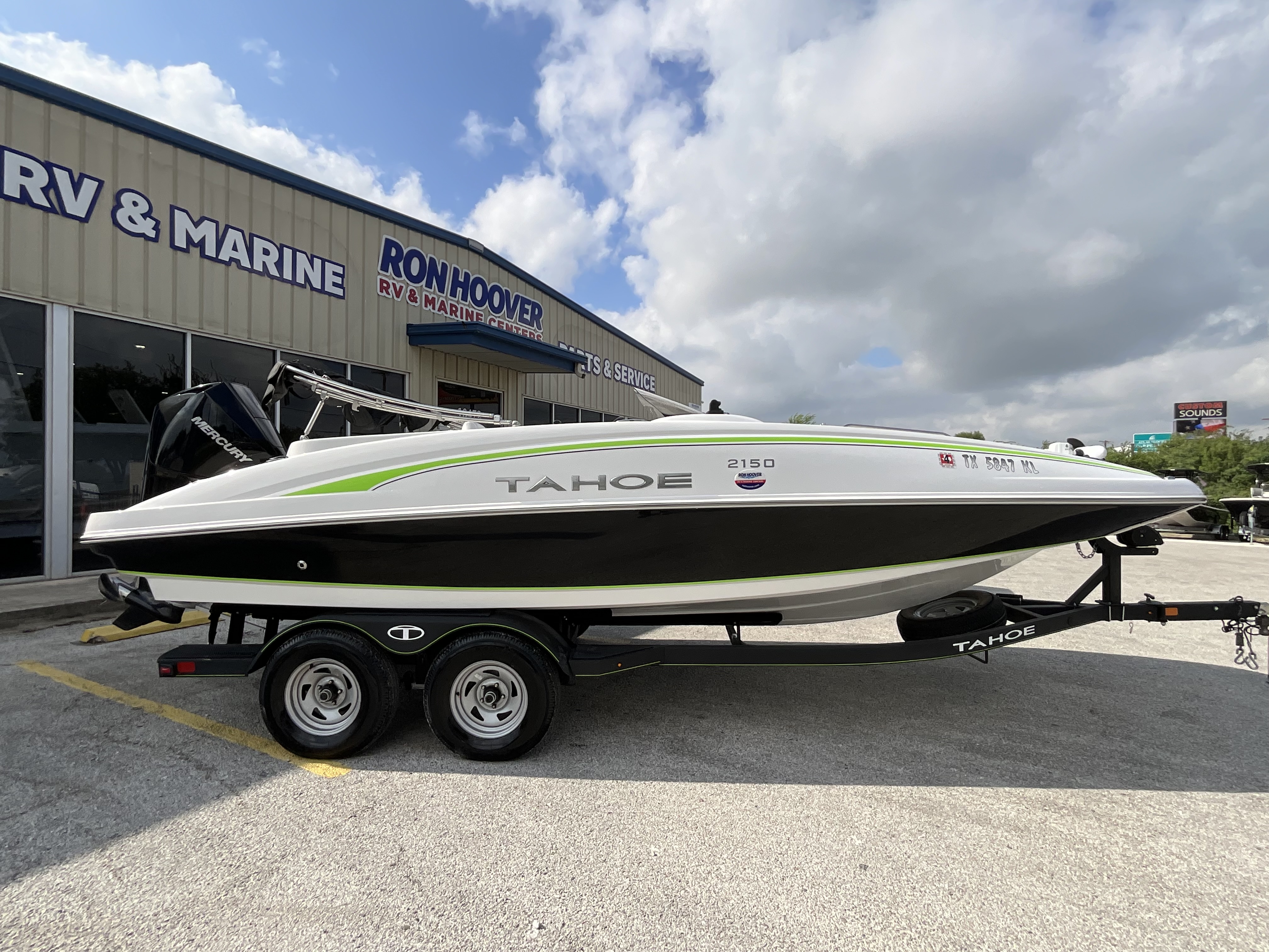 2023 TRACKER 2023 2150FS - Image 2