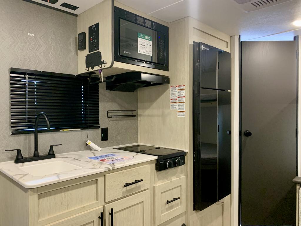 2026 COACHMEN 180DBL - Image 14