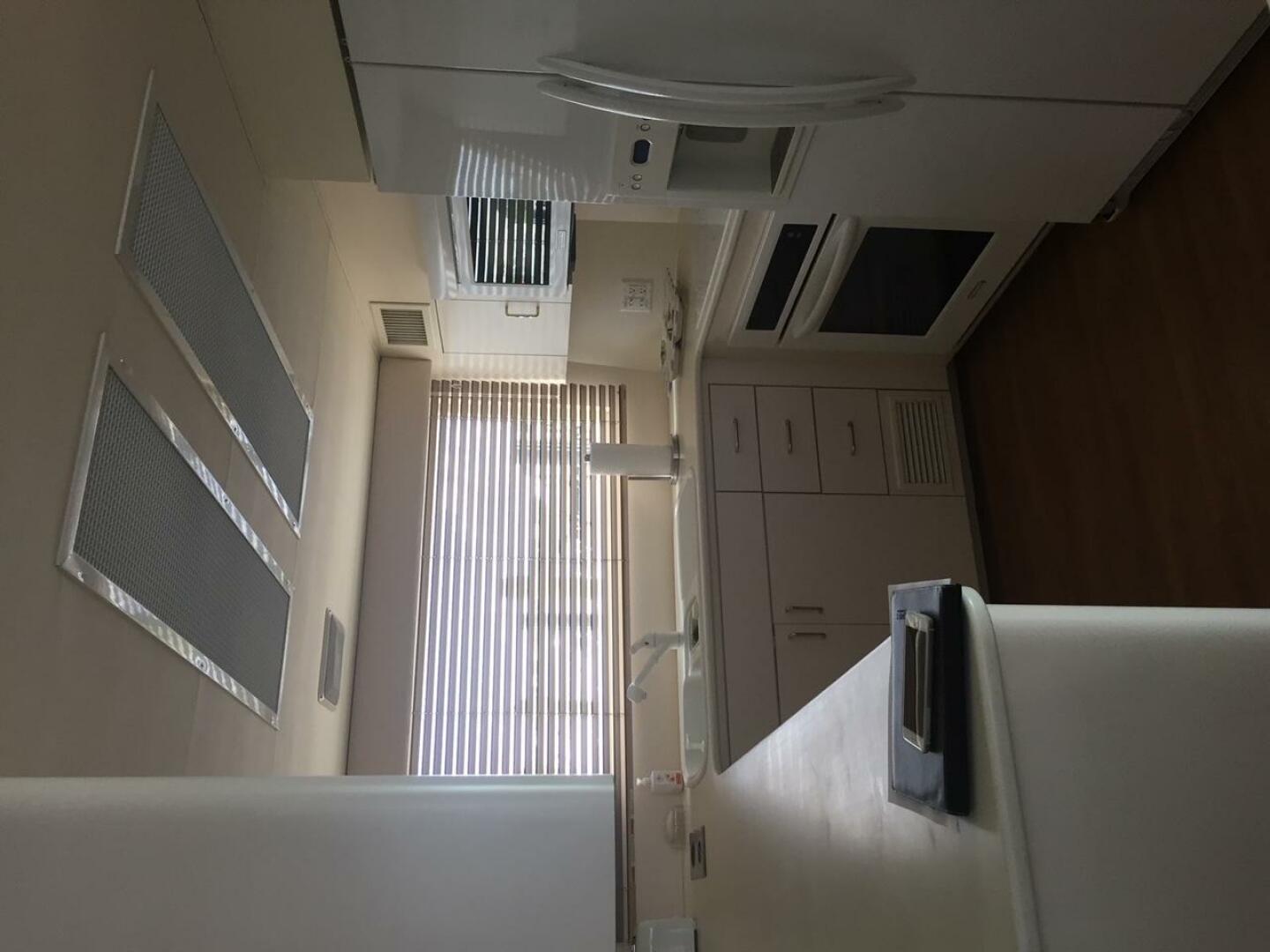 1994 Hatteras 70 Cockpit Motor Yacht - Image 33