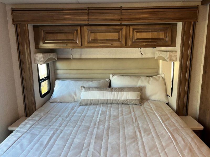 2026 Entegra Coach Accolade XL 37M - Image 7