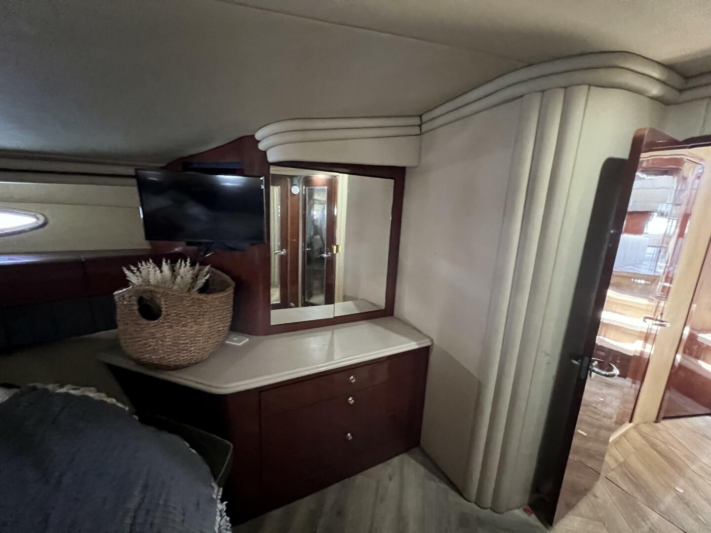 2002 Sea Ray 560 Sedan Cruiser - Image 34