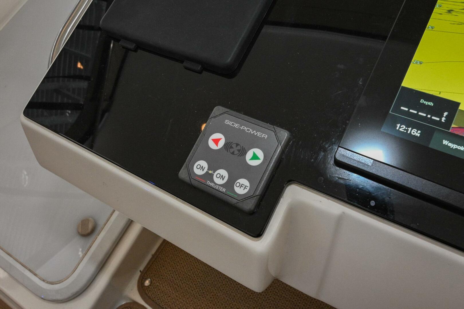 2002 Cruisers Yachts 5000 Sedan Sport - Image 108