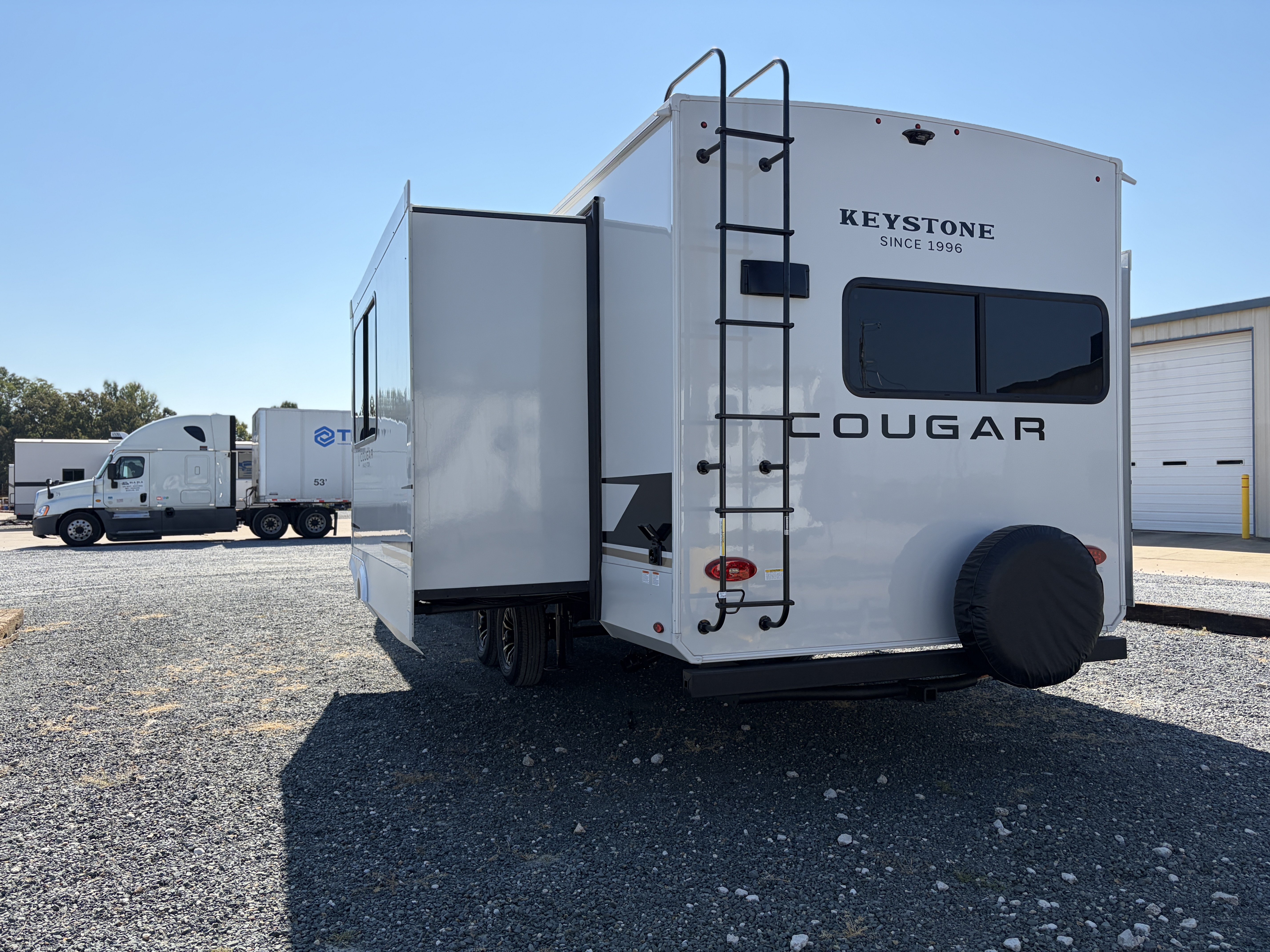 2027 Keystone COUGAR HALF-TON 29RKE - Image 5