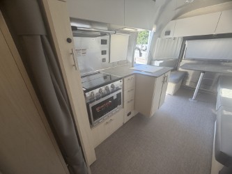 2026 AIRSTREAM FLYING CLOUD 25FBT - Image 16