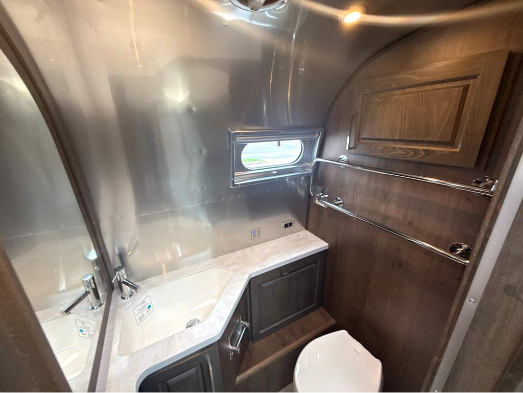 2026 AIRSTREAM CLASSIC 30RBQ - Image 26