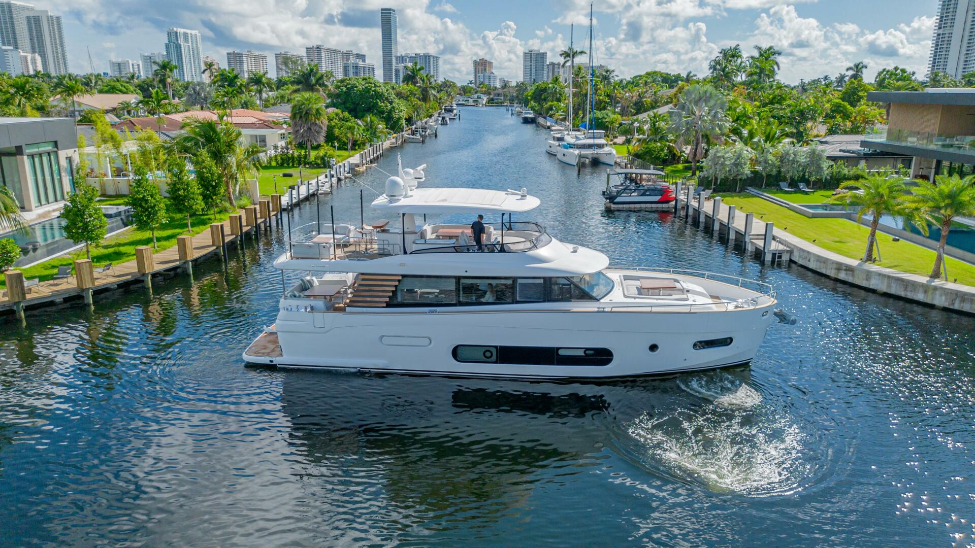 2022 Azimut Magellano 66 - Image 42