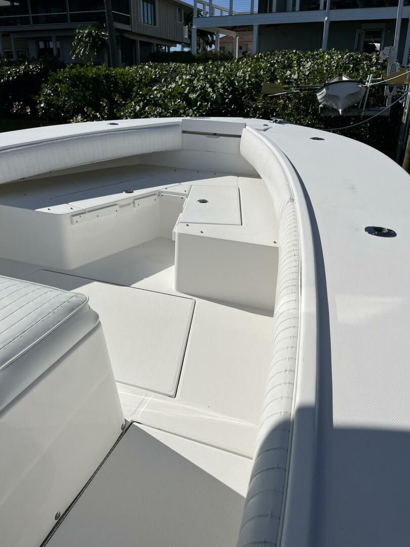 2006 Regulator 32 Center Console - Image 8
