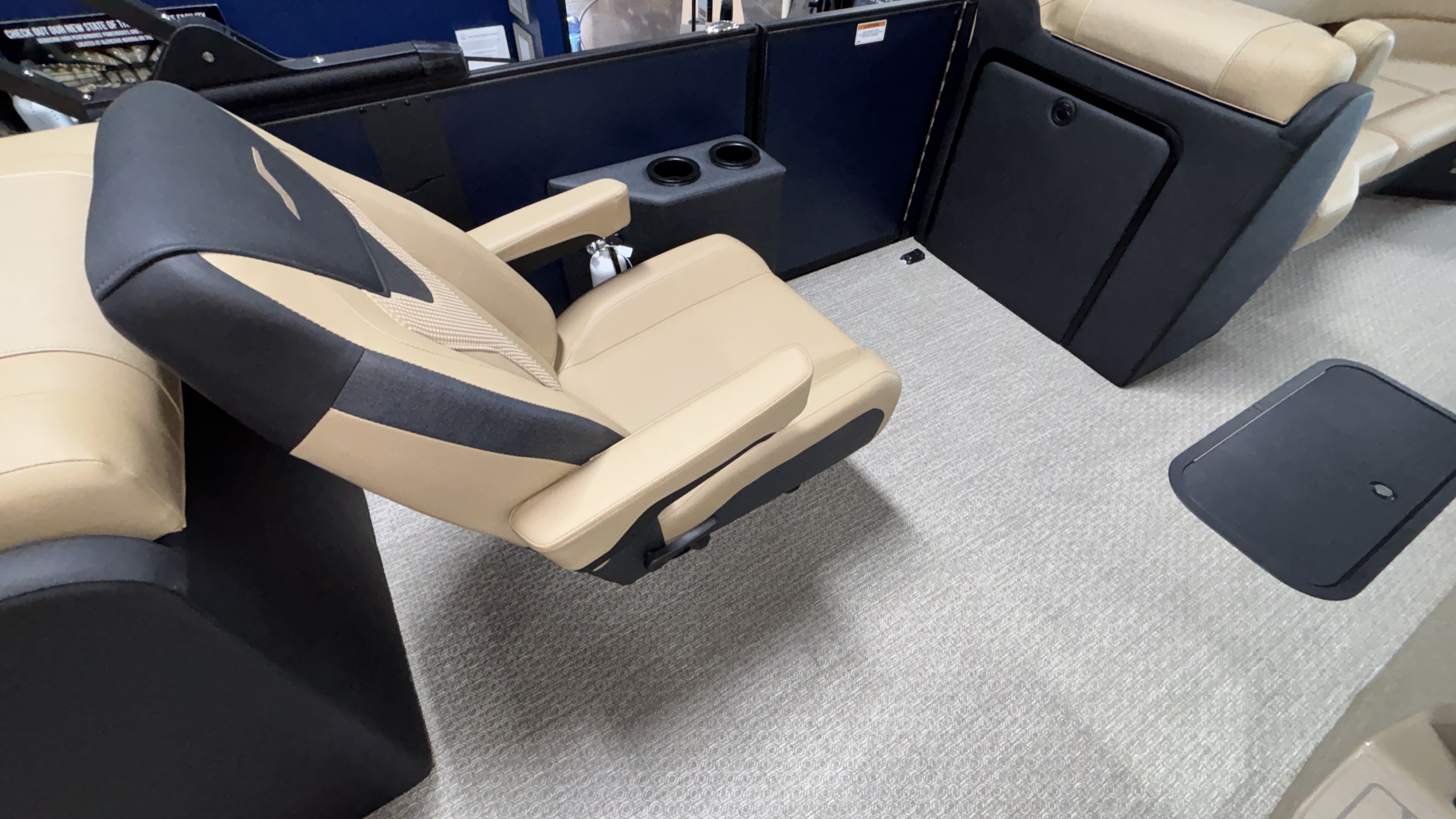2026 Evotti 525 Quad Lounge - Image 17