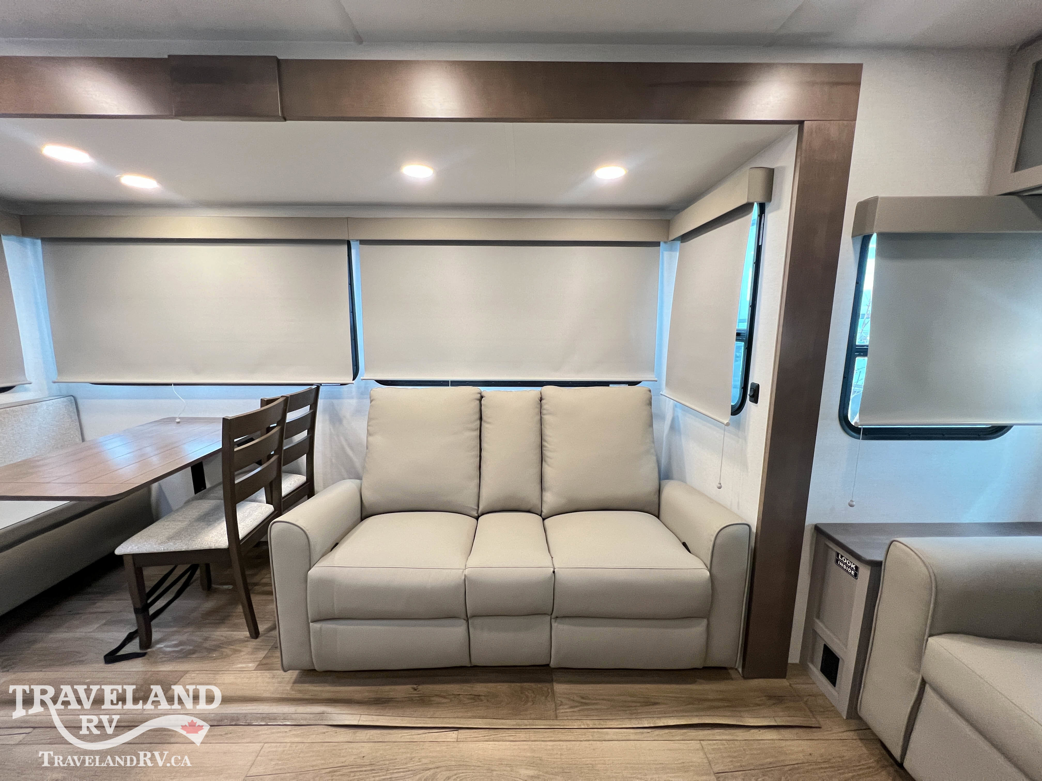 2026 Alliance RV AVENUE 332RL - Image 11