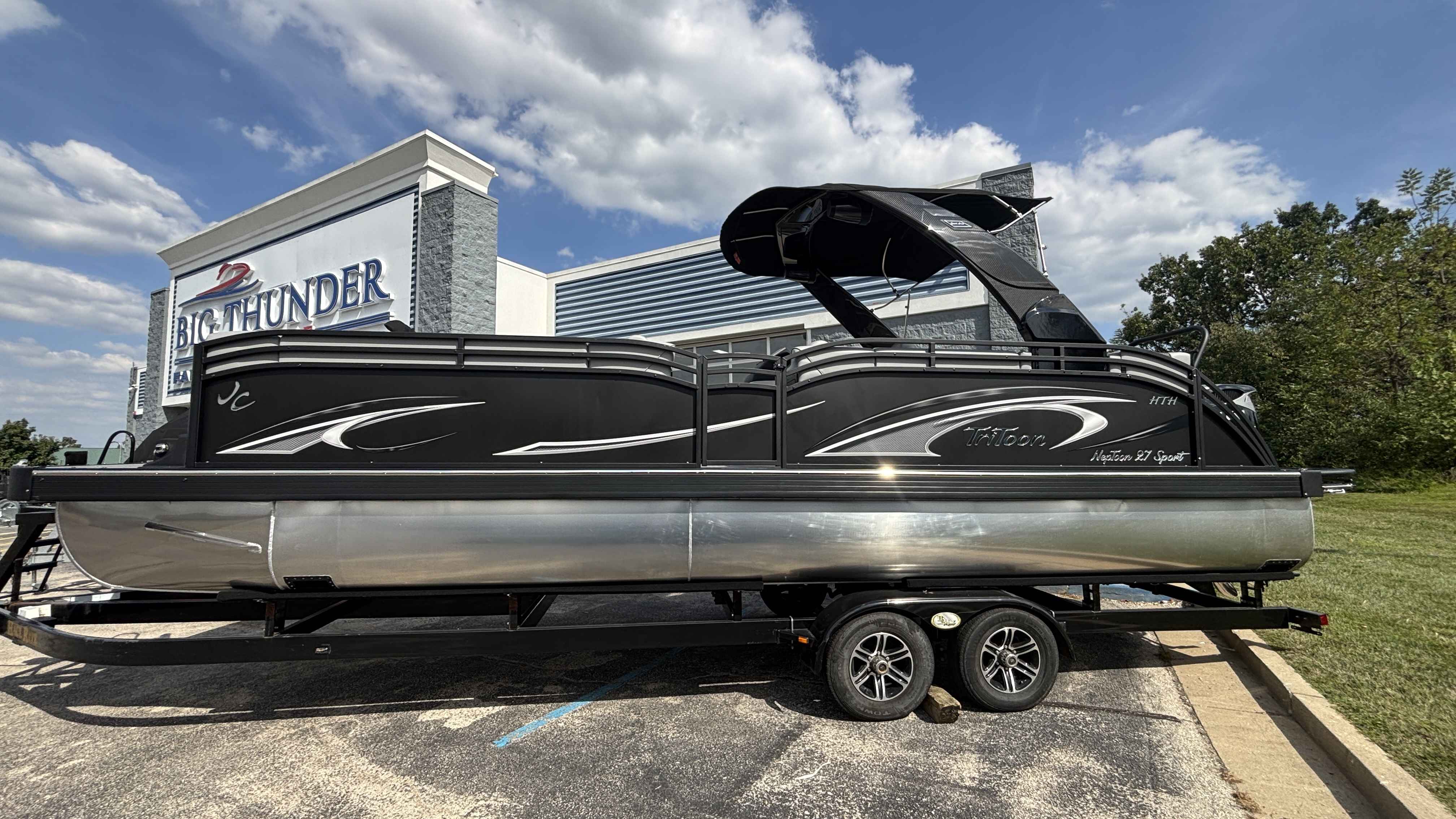 2026 JC Tritoon NepToon 27TT Sport - Image 1
