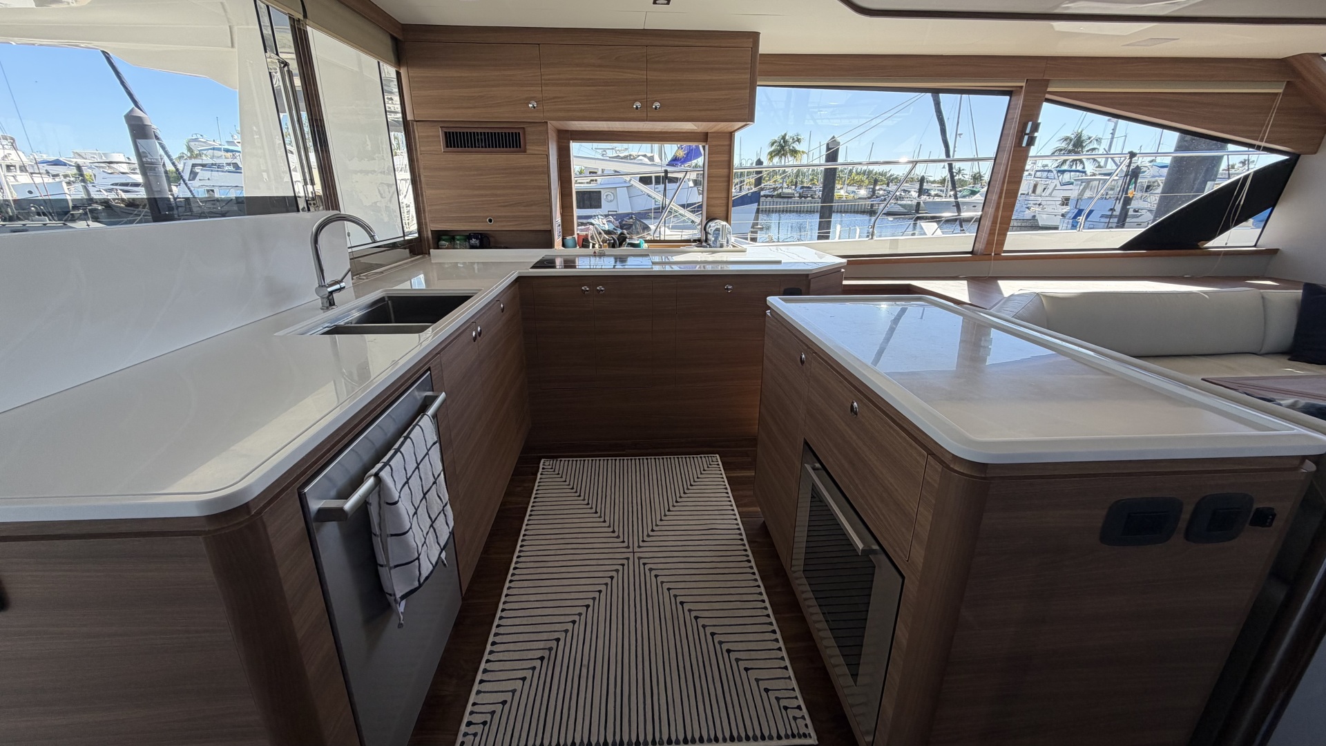 2025 Aquila 54 ENCLOSED BRIDGE - Image 26
