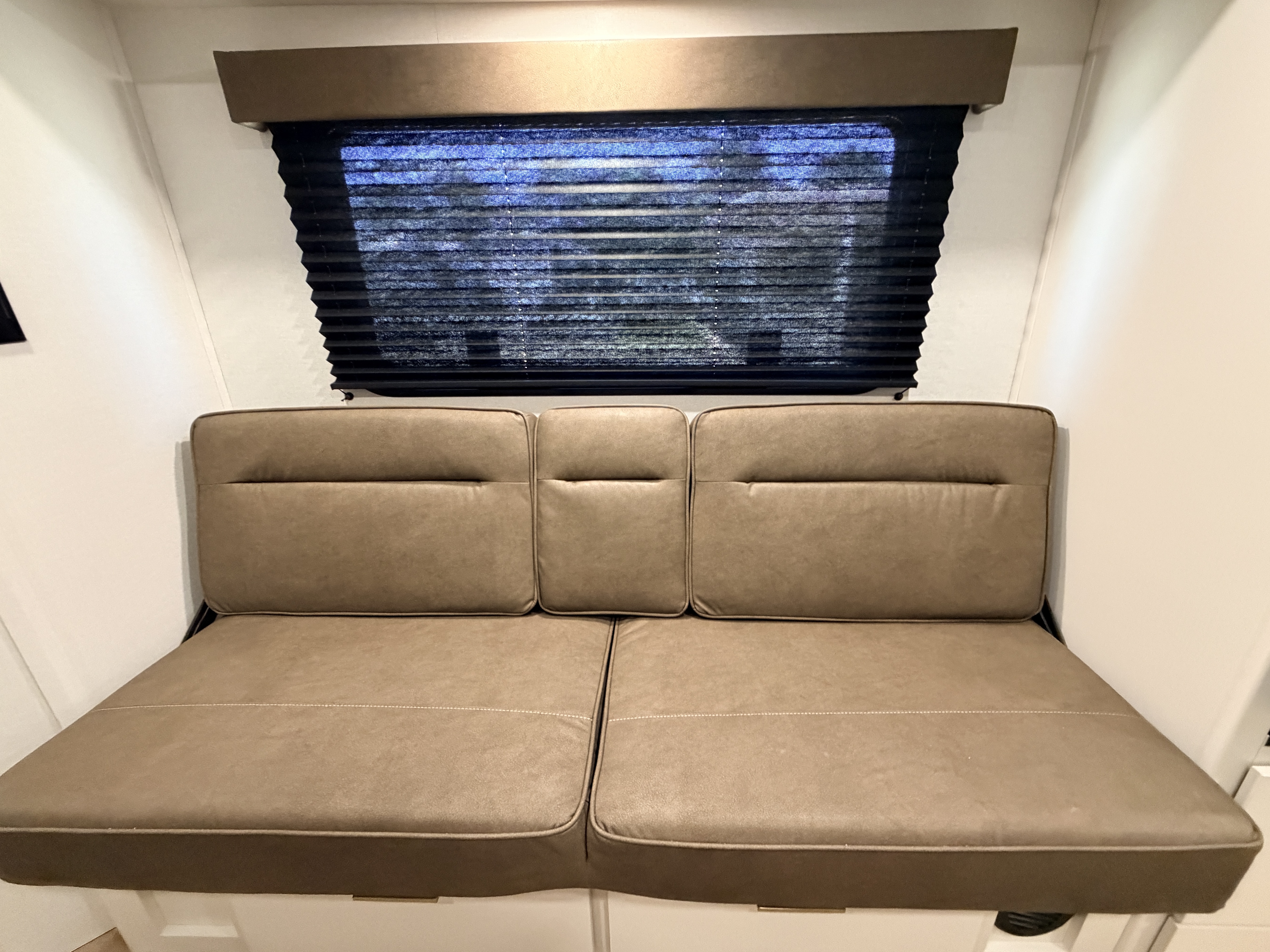 2027 Grand Design Transcend XPLOR 24BHX - Image 22