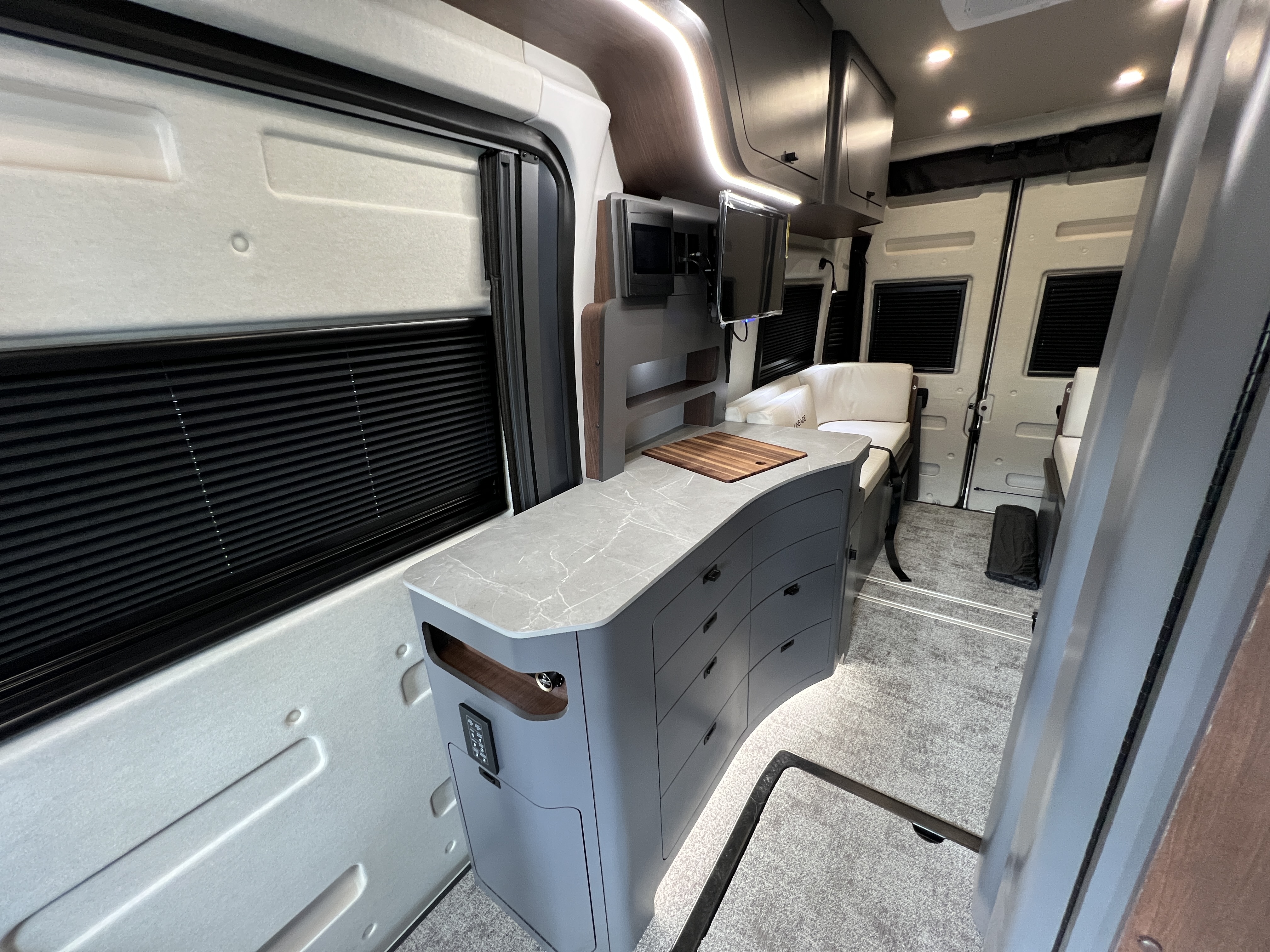 2027 Grand Design Lineage Series VP2 LVP2 - Image 18