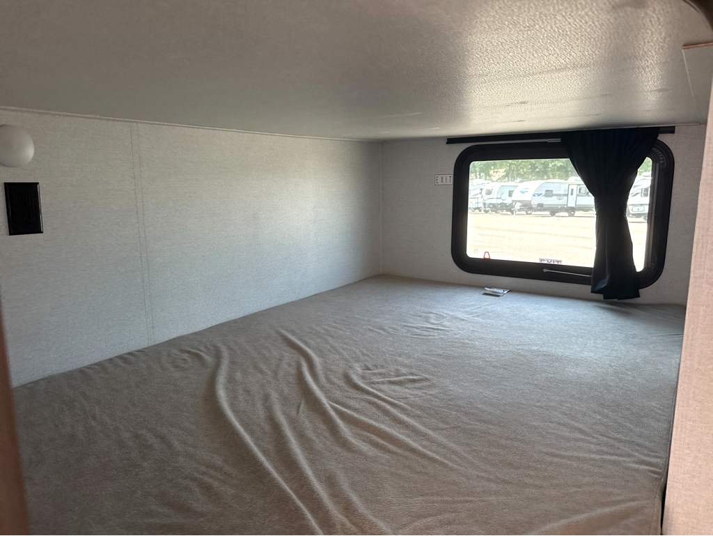 2027 Jayco Jay Flight SLX 261BHS - Image 17