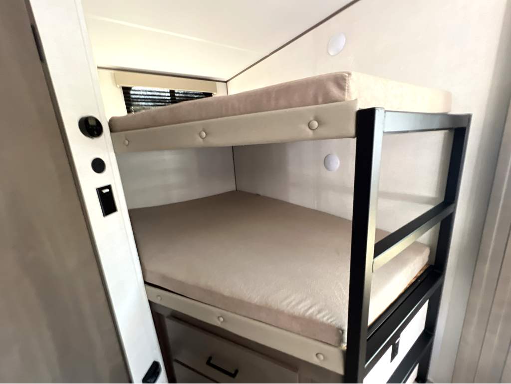 2026 GRAND DESIGN TRANSCEND 23BHX - Image 13
