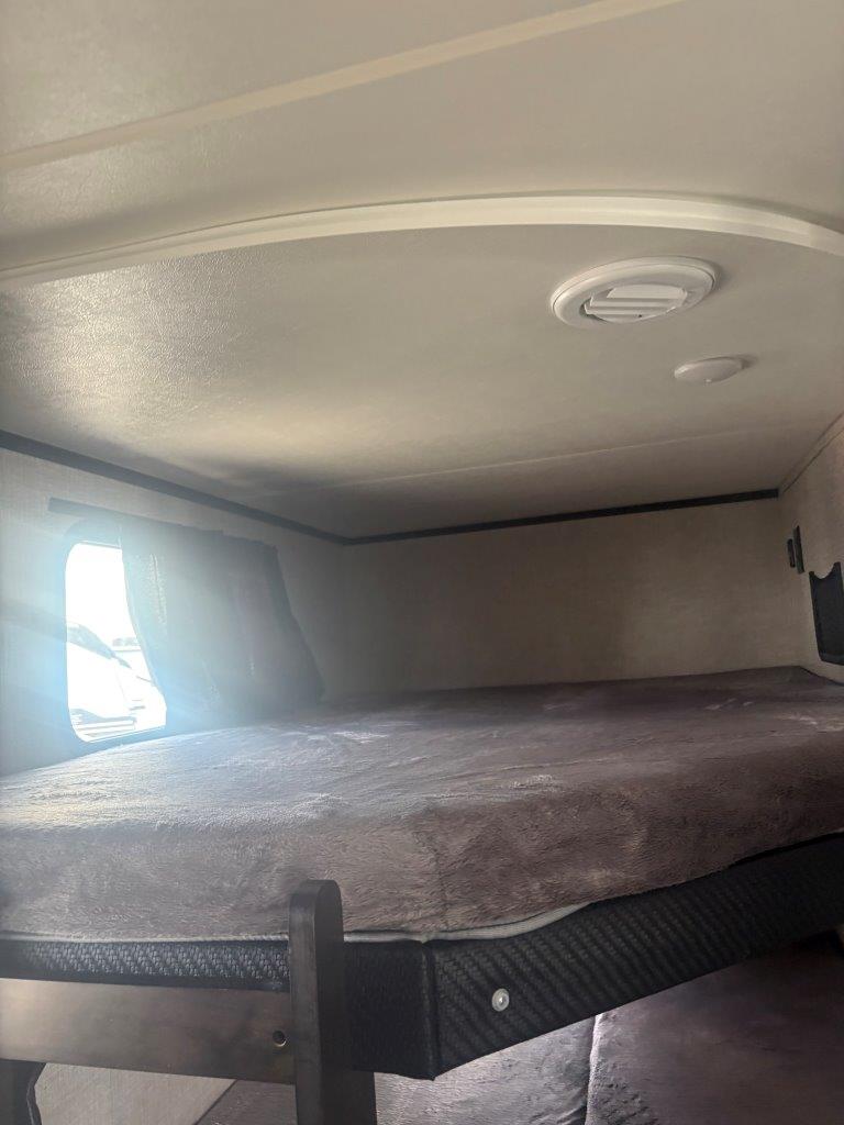 2023 Jayco Jay Feather 24BH - Image 18