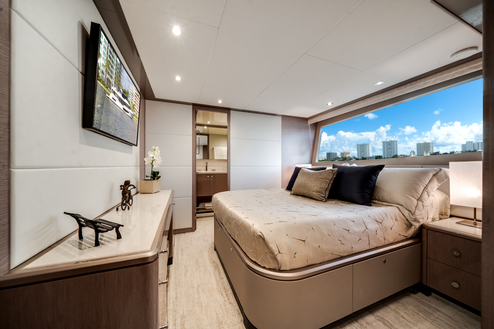 2022 Ocean Alexander 32L - Image 46