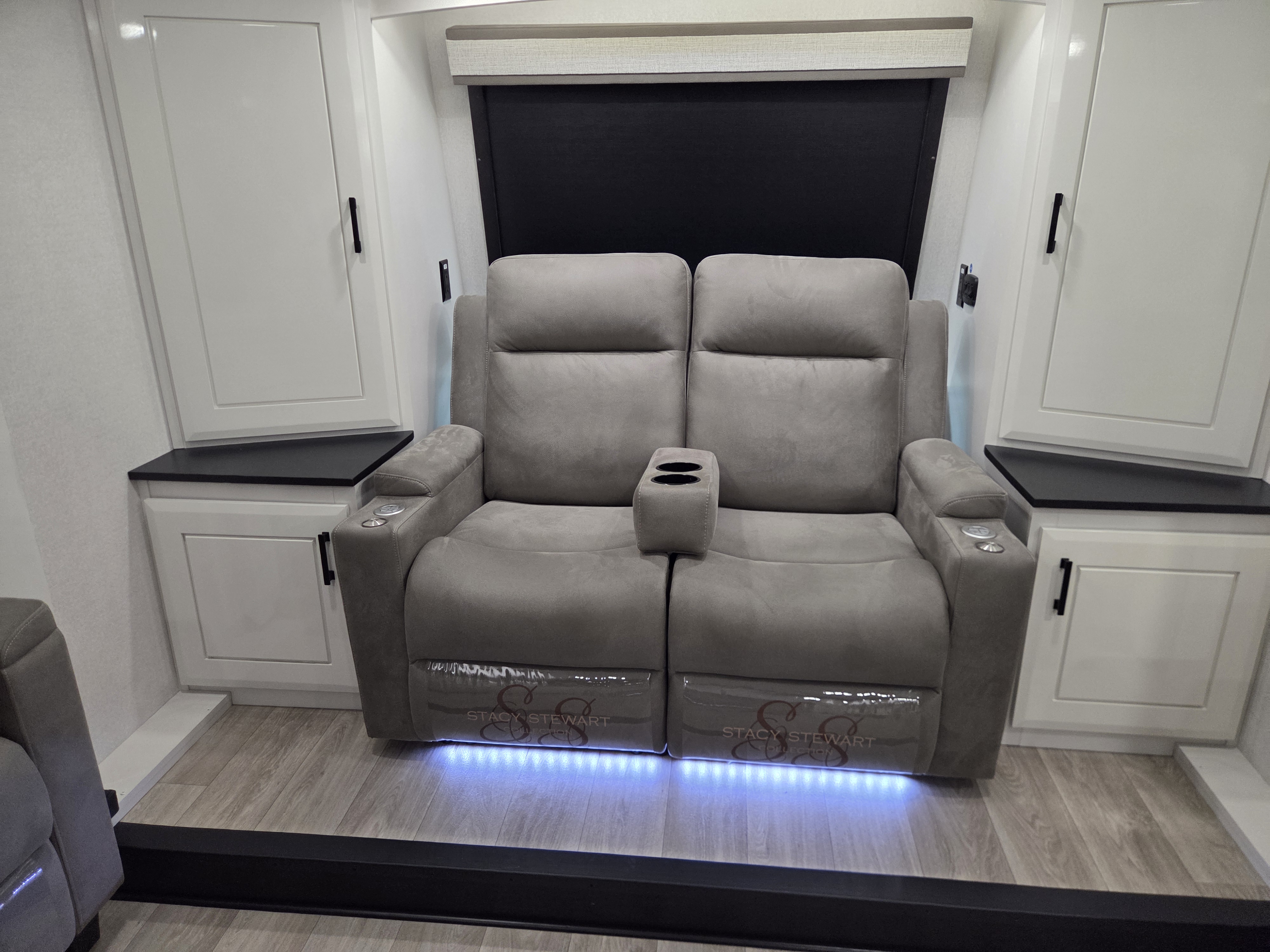 2027 Jayco Pinnacle 39FLOK - Image 16
