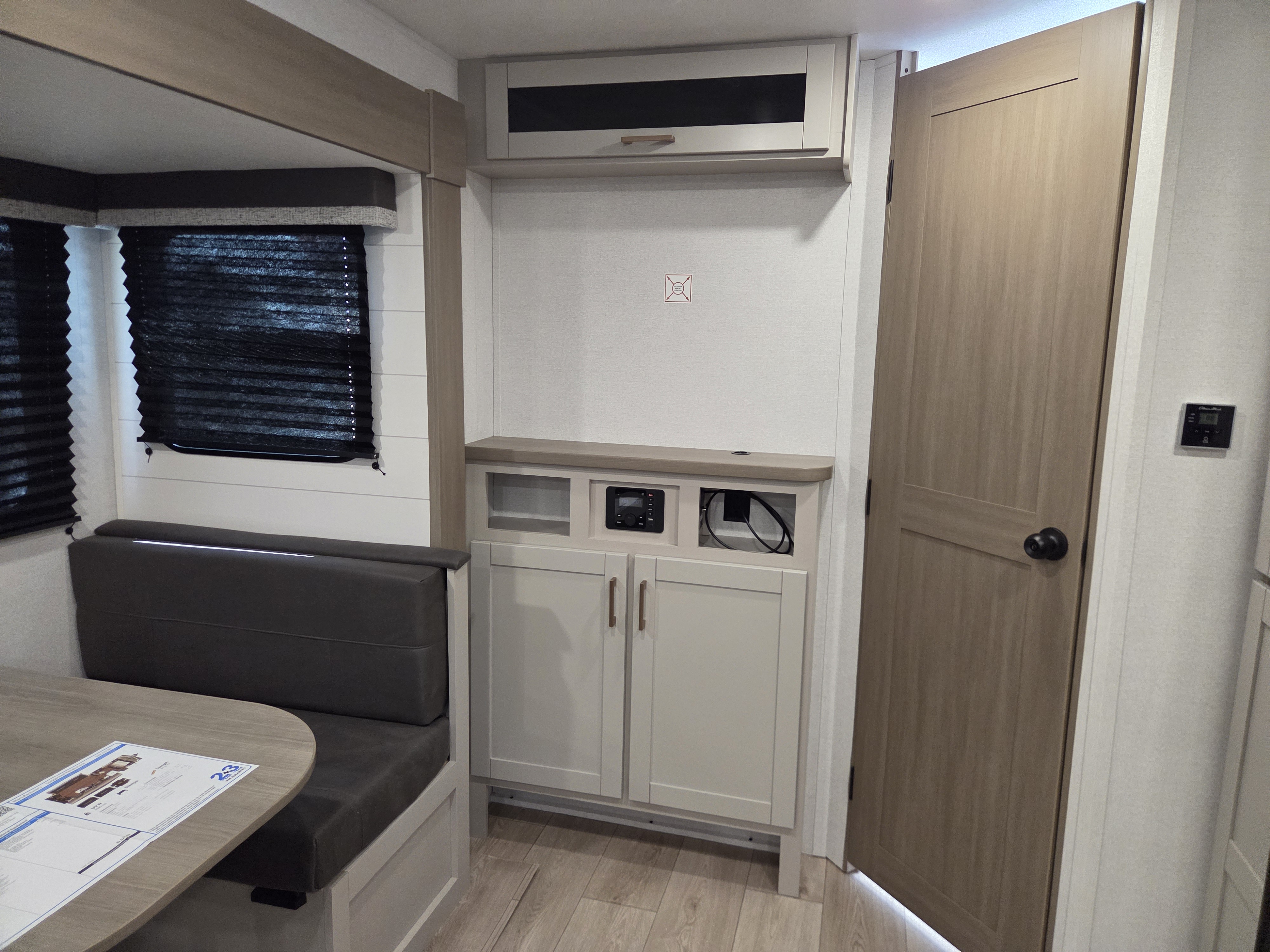 2027 Jayco Jay Flight SLX 262RLS - Image 9