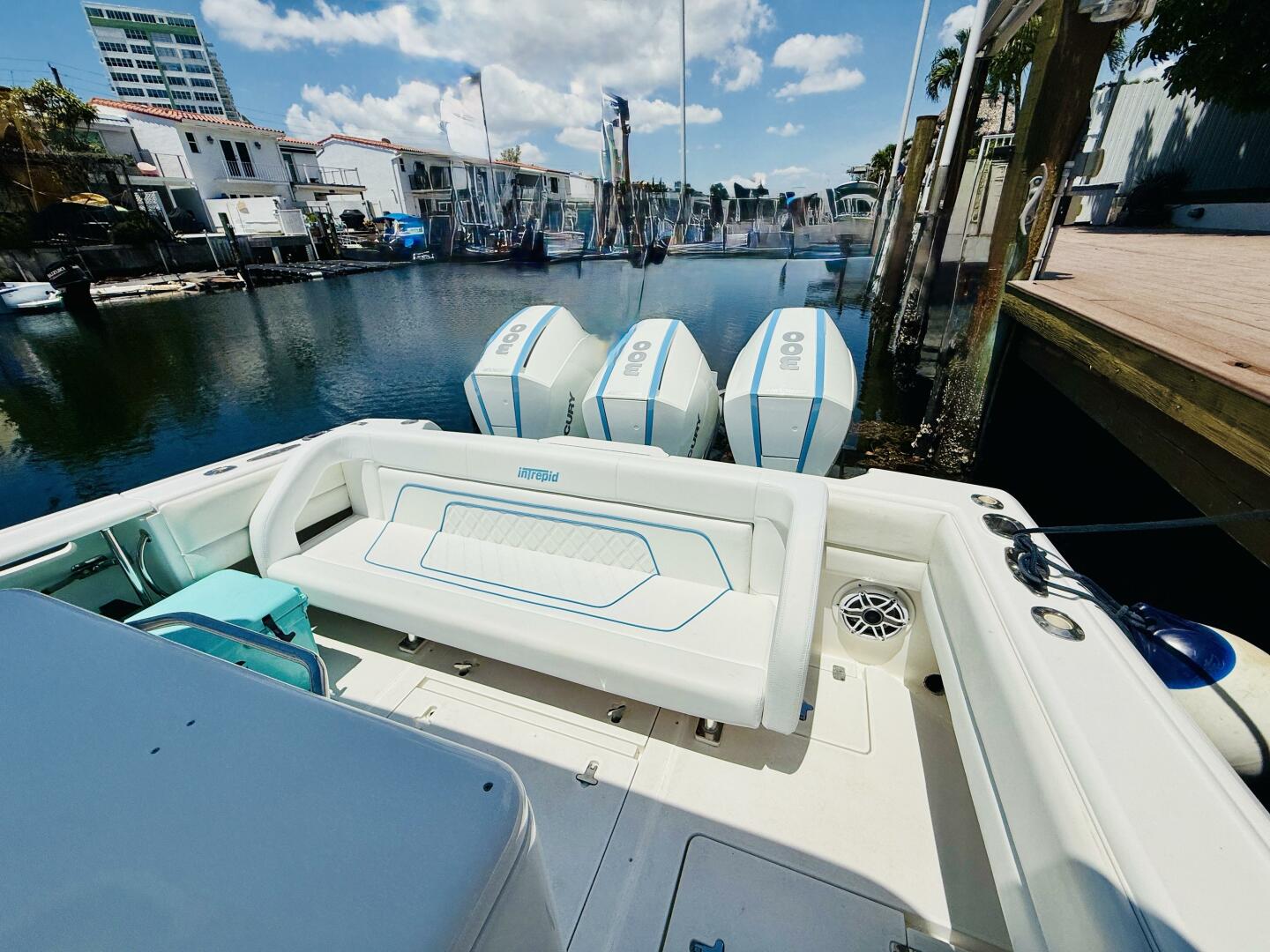 2003 Intrepid 377 - Image 25