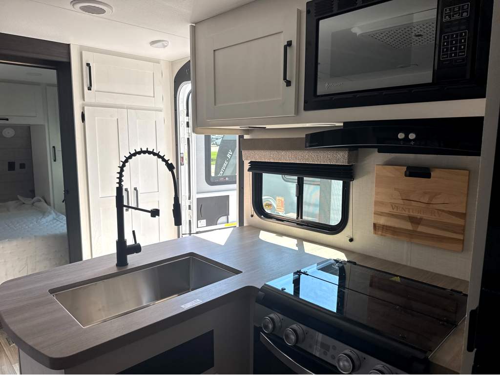 2027 VENTURE RV SIENNA 281VQB - Image 17