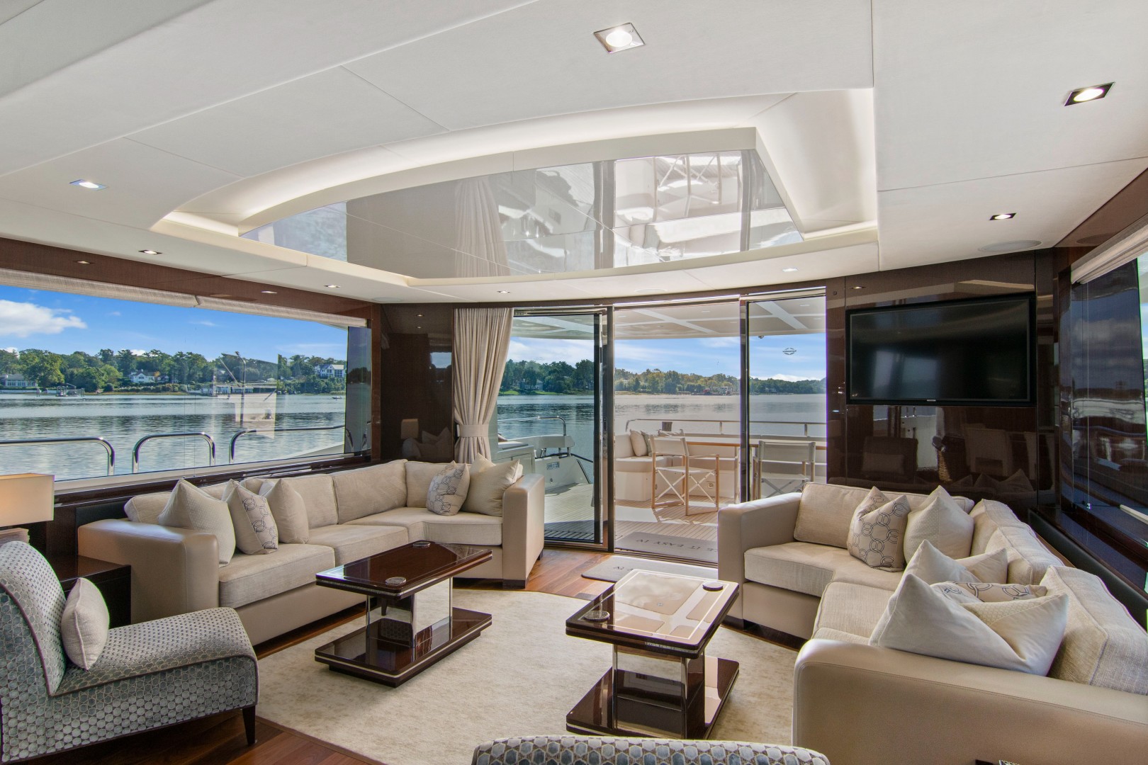 2019 Sunseeker 86 Yacht - Image 26