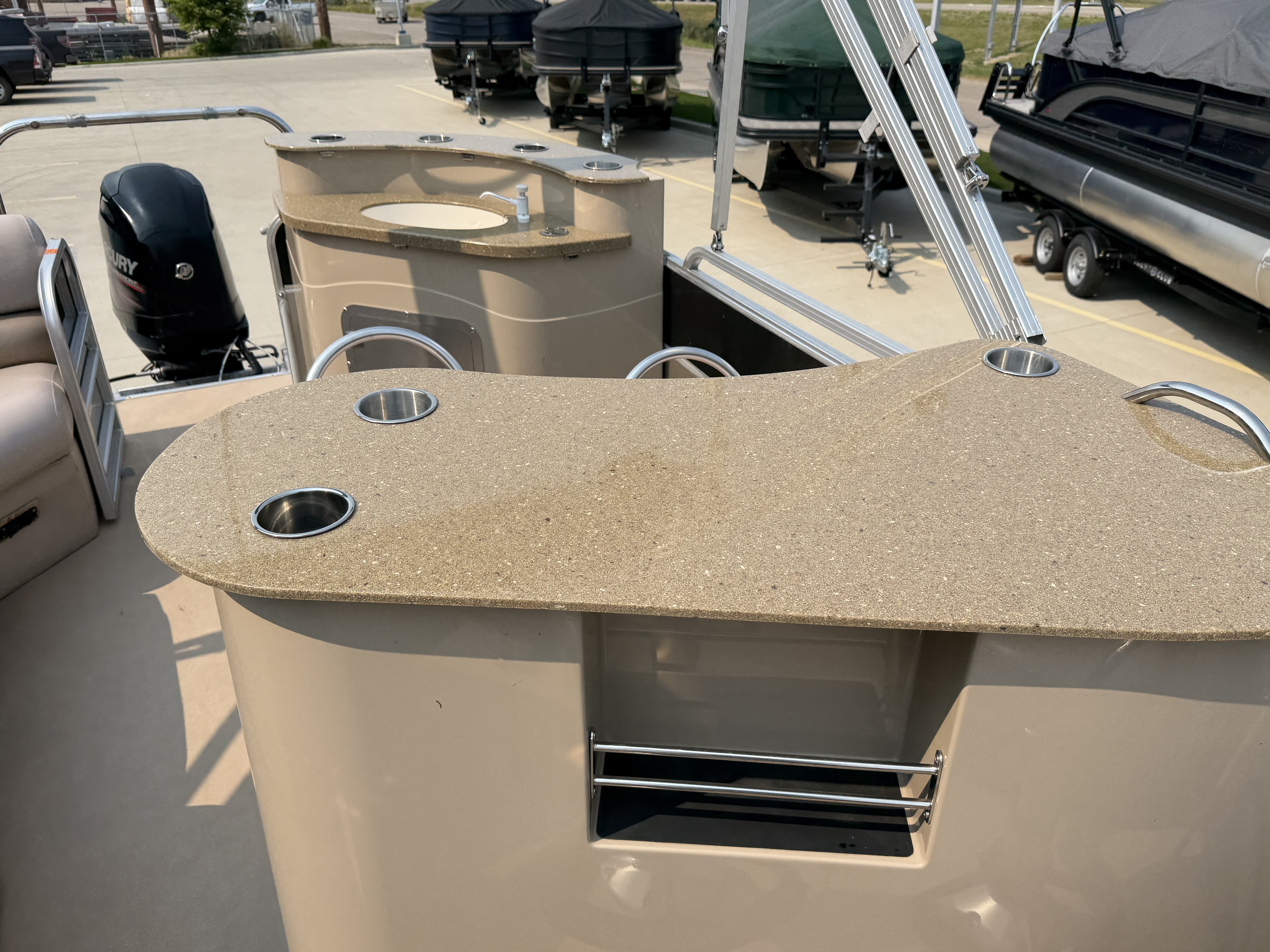 2013 Excursion X-23RFE - Image 19