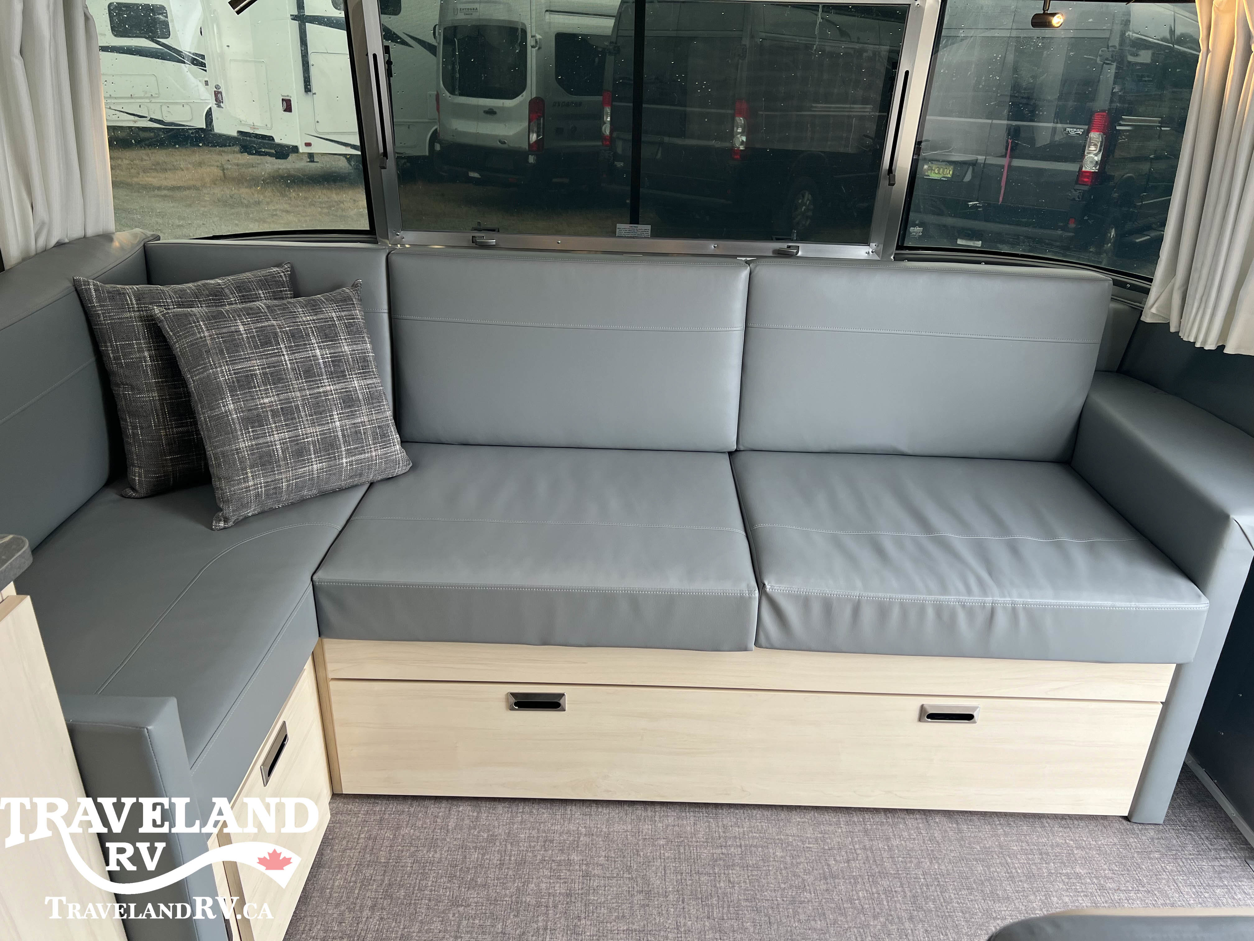 2025 Airstream Flying Cloud 28RB - Image 7
