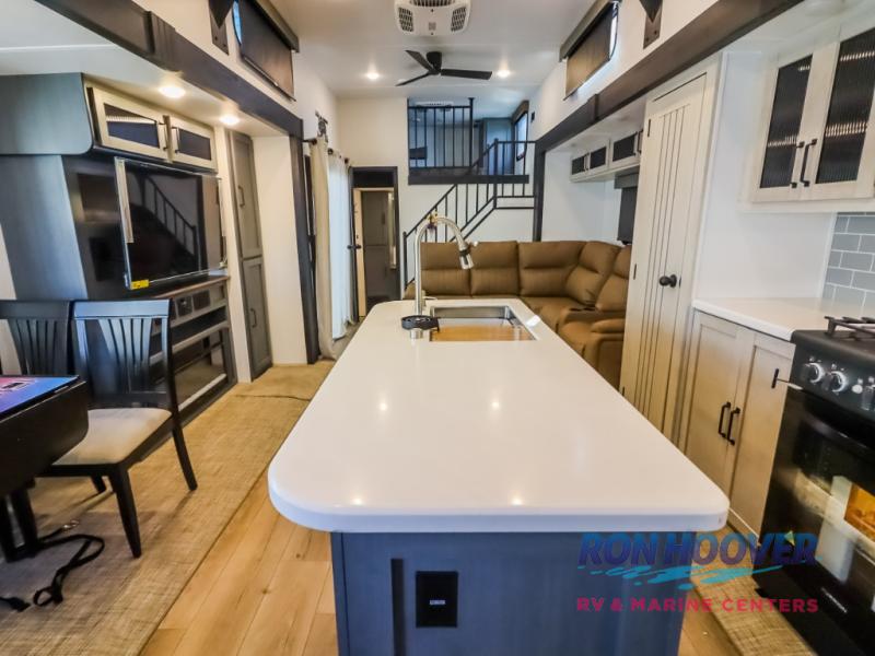 2026 PALOMINO PUMA 420LFT - Image 8