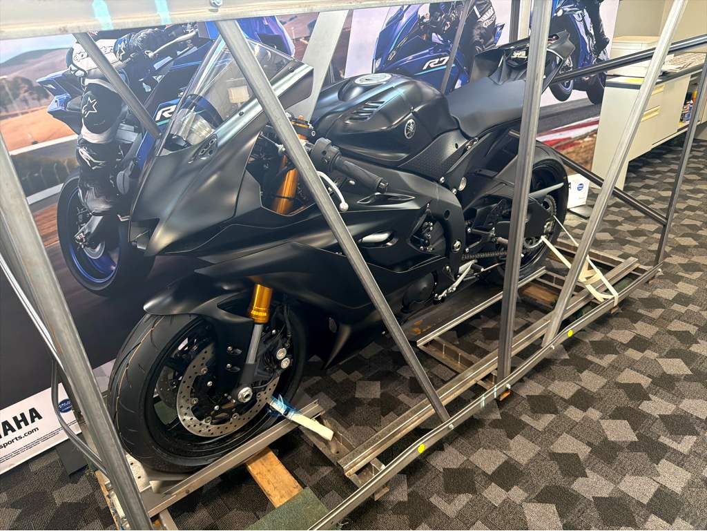 2026 Yamaha YZF-R6 Race - Image 2