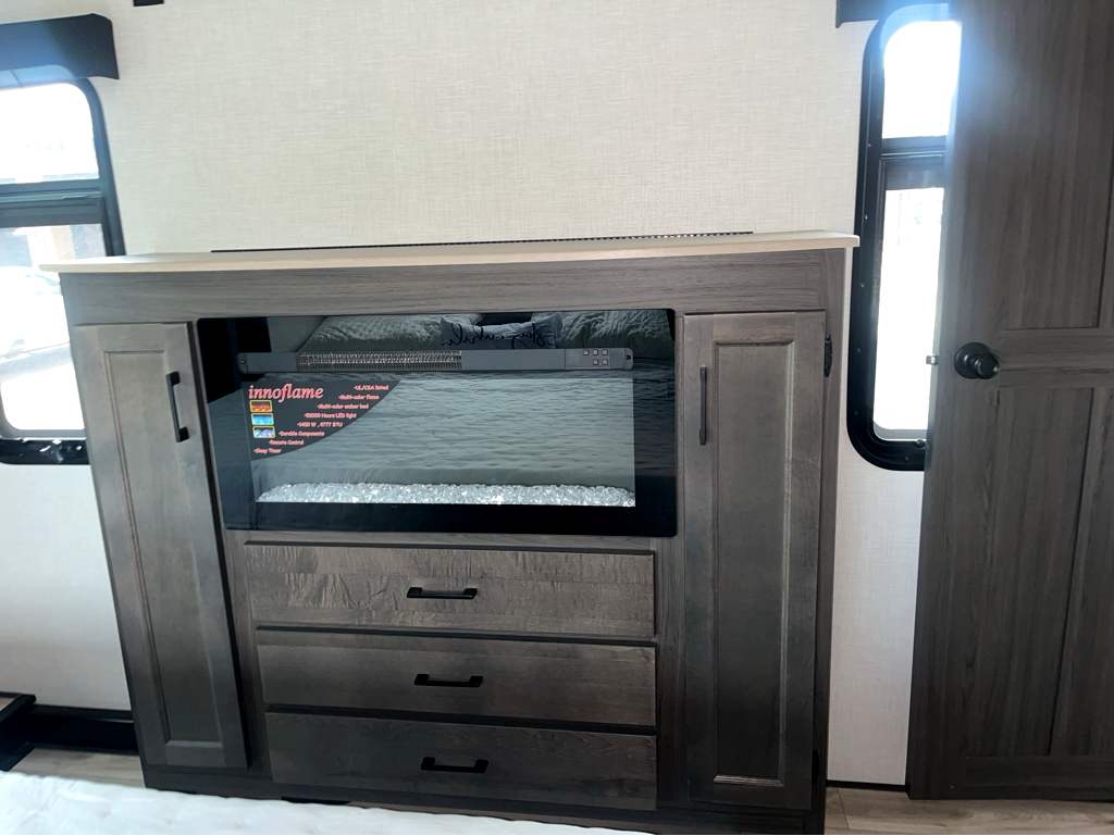 2026 VENTURE RV SPORTTREK 363VFR - Image 20