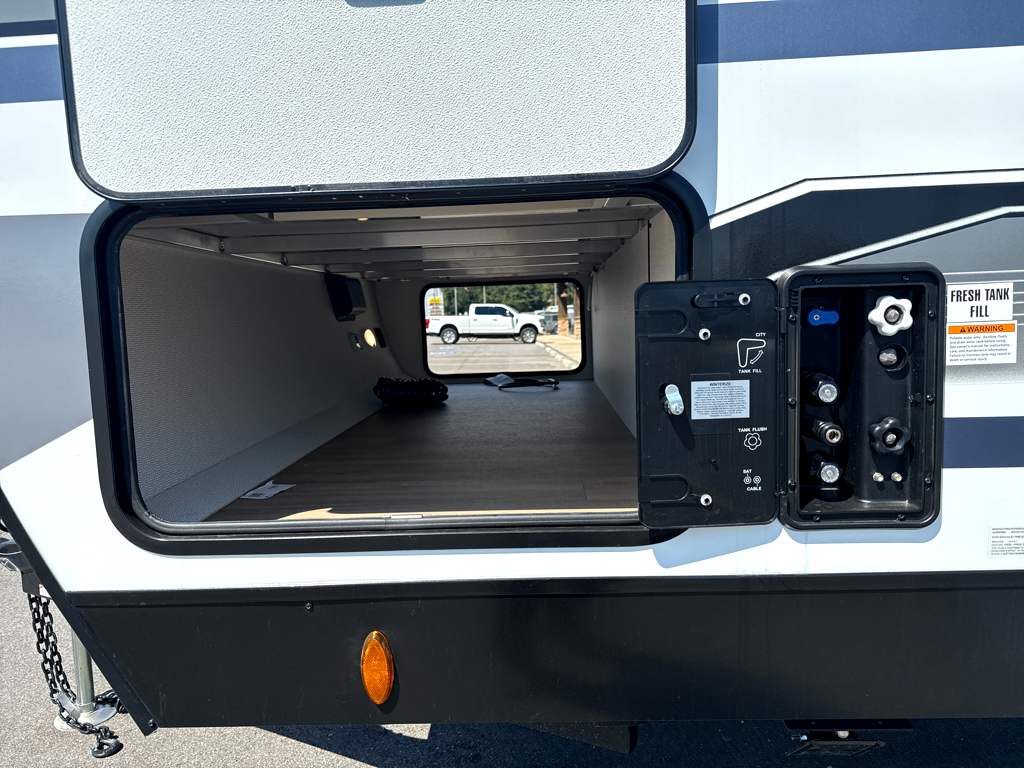 2027 VENTURE RV SPORTTREK 333VIK - Image 6