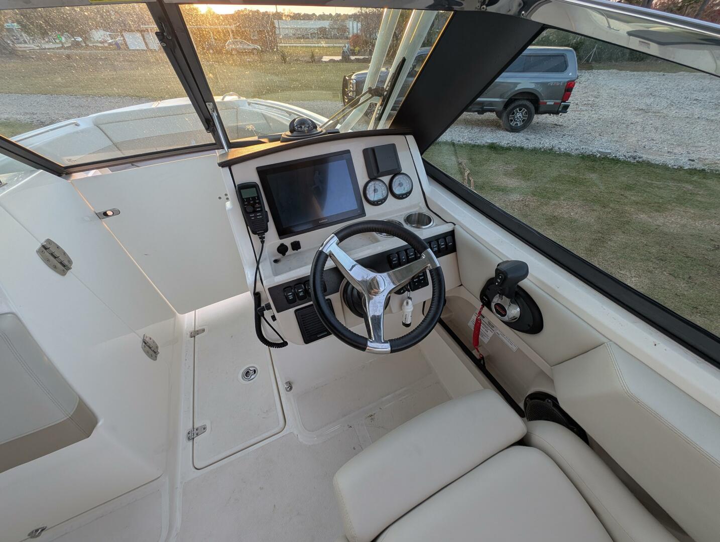 2023 Boston Whaler 240 Vantage - Image 28