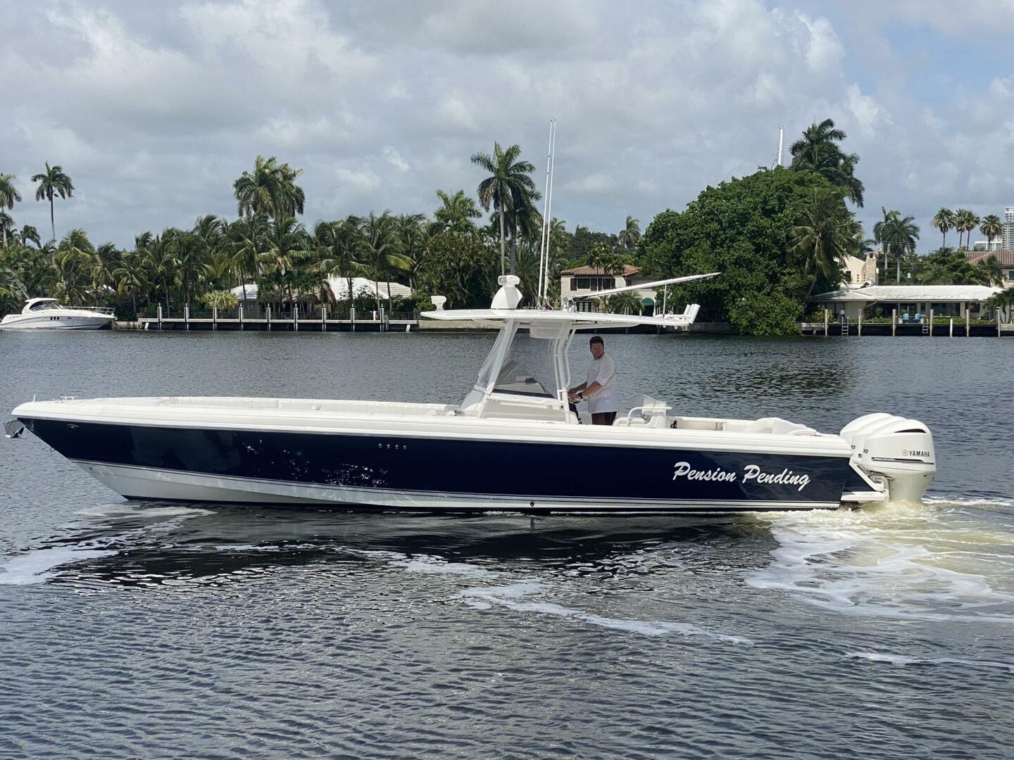 2006 Intrepid 370 - Image 1