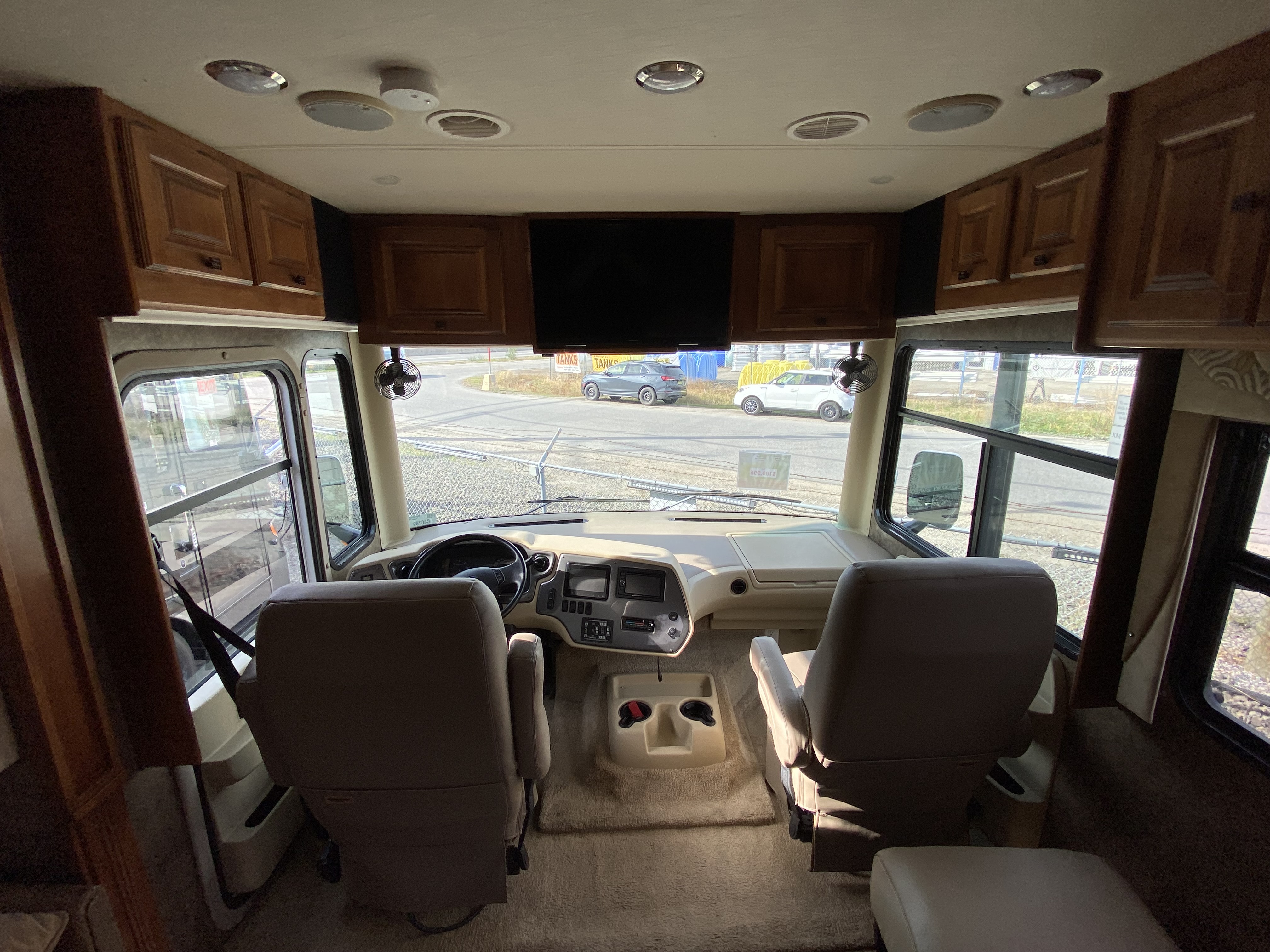 2014 Tiffin Allegro 32 CA - Image 10