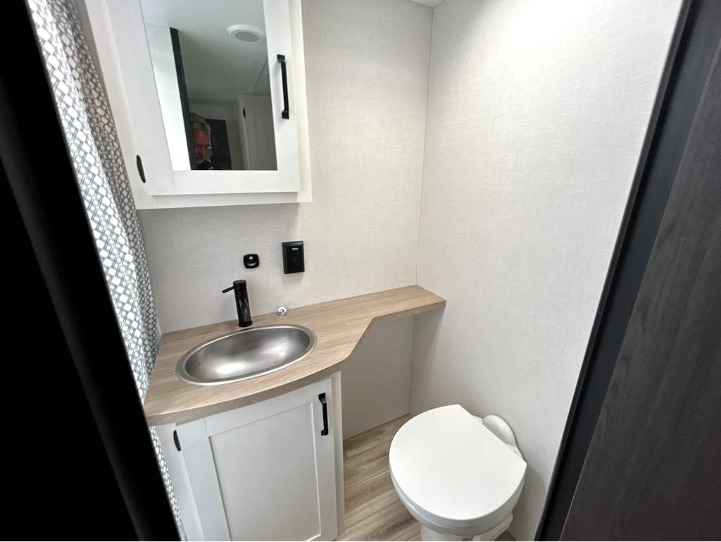 2027 VENTURE RV SIENNA 281VQB - Image 24