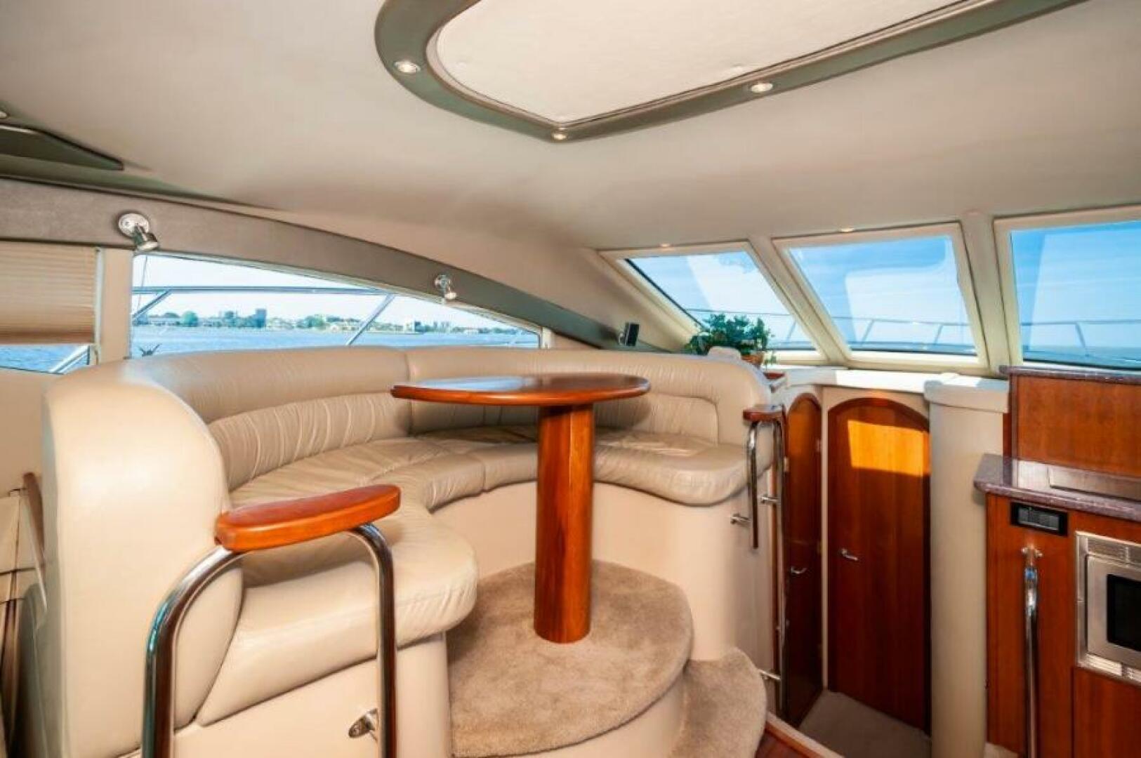 2006 Cruisers Yachts 477 Sport Sedan - Image 12