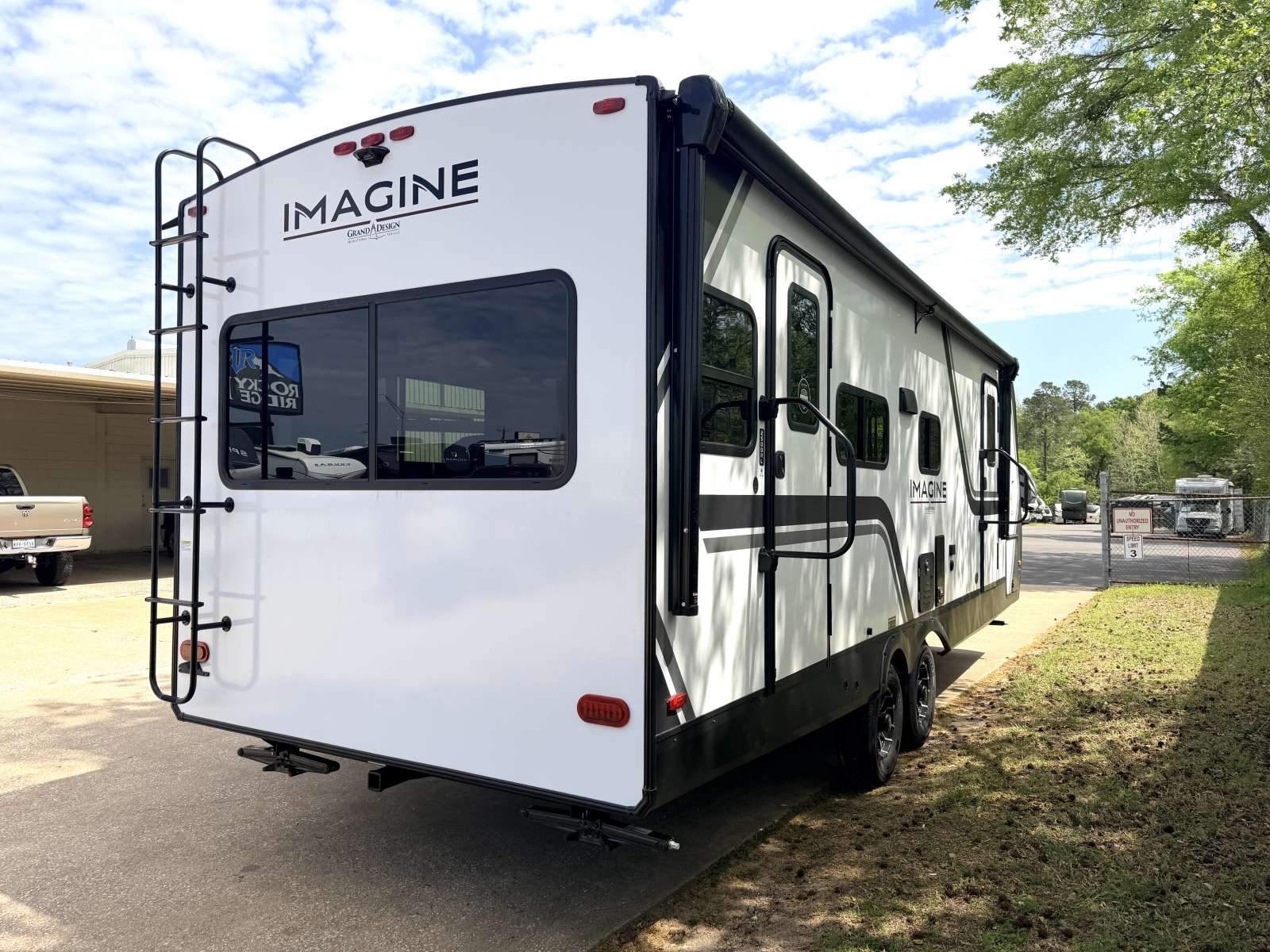 2026 Grand Design Imagine 2500RL - Image 7