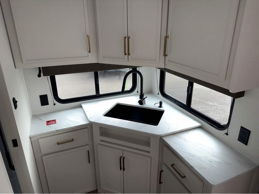 2026 GRAND DESIGN TRANSCEND 25MLX - Image 14
