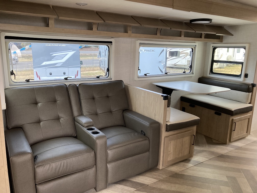 2023 Ember RV Touring Edition 26RB - Image 6