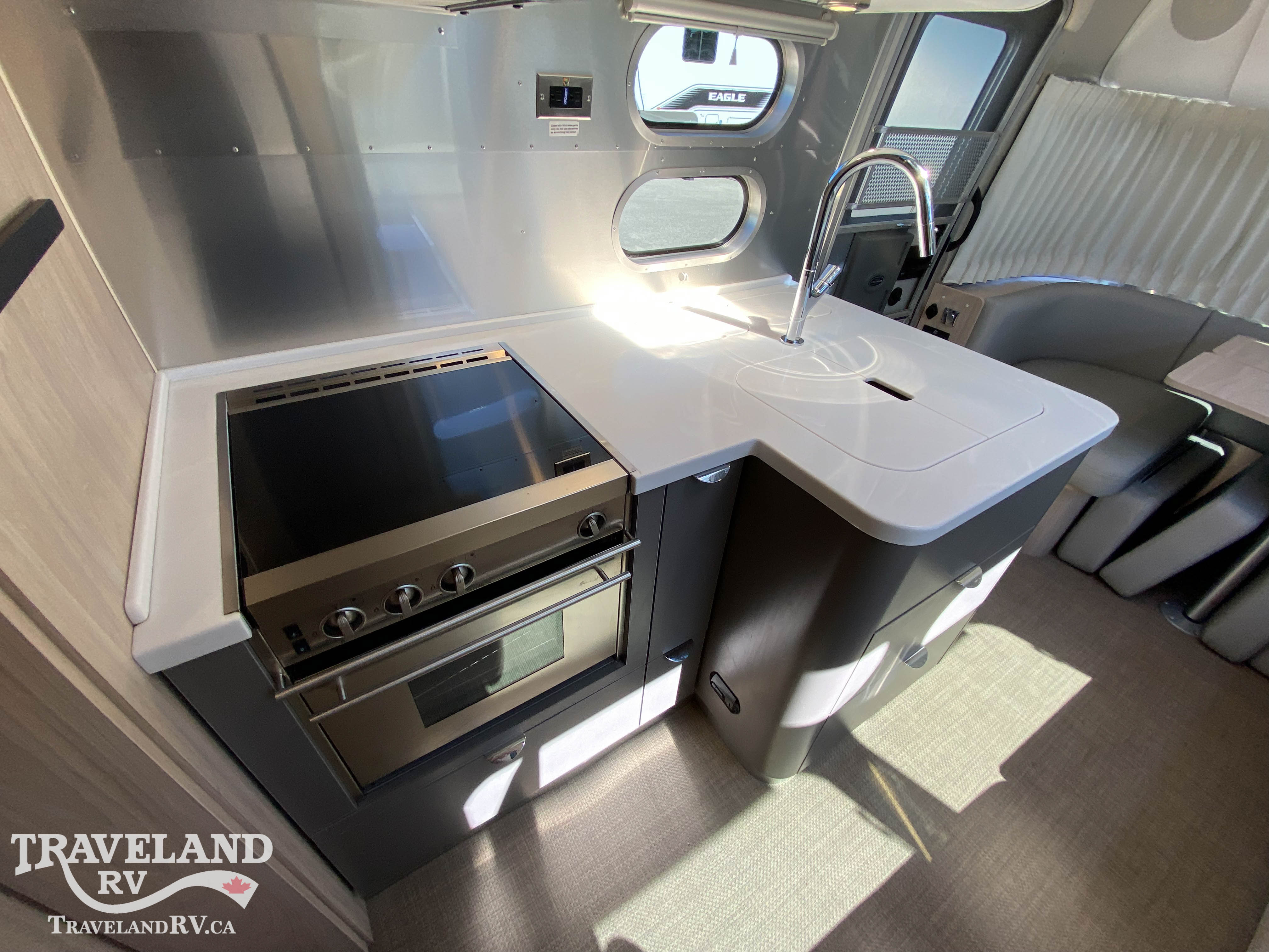 2023 Airstream Globetrotter 25FBQ - Image 10